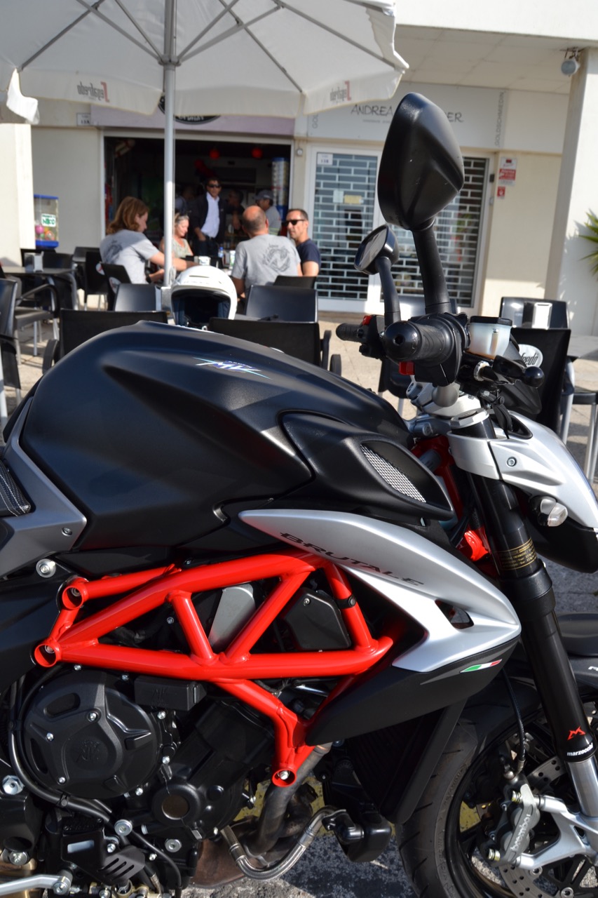 Ensaio MV Agusta Brutale 800 de 2018 – “the Screamer”