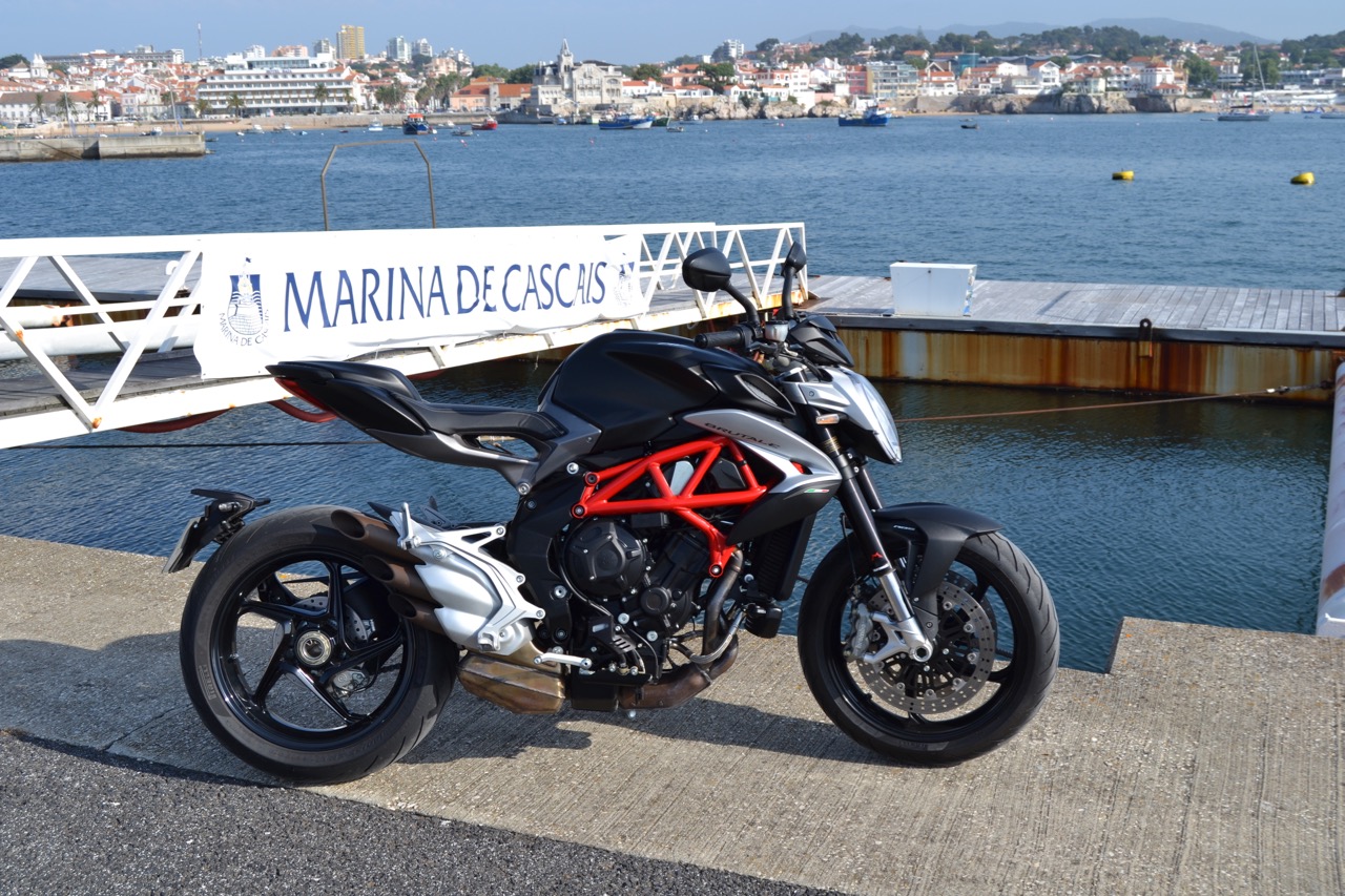 Ensaio MV Agusta Brutale 800 de 2018 – “the Screamer”