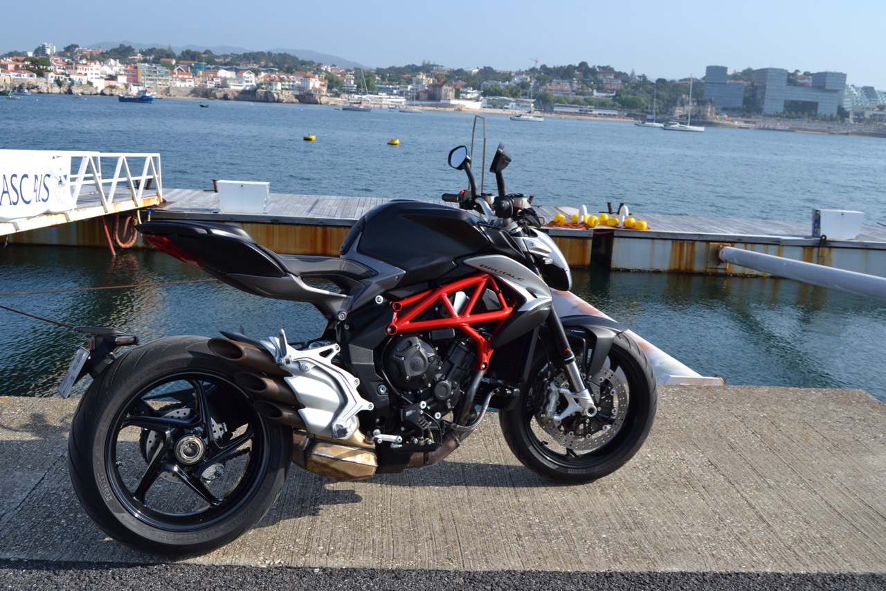 Ensaio MV Agusta Brutale 800 de 2018 – “the Screamer”