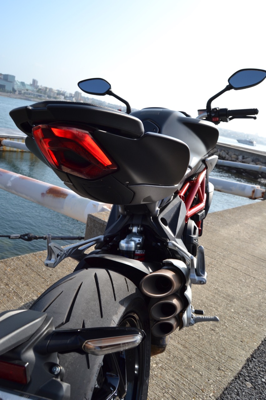 Ensaio MV Agusta Brutale 800 de 2018 – “the Screamer”