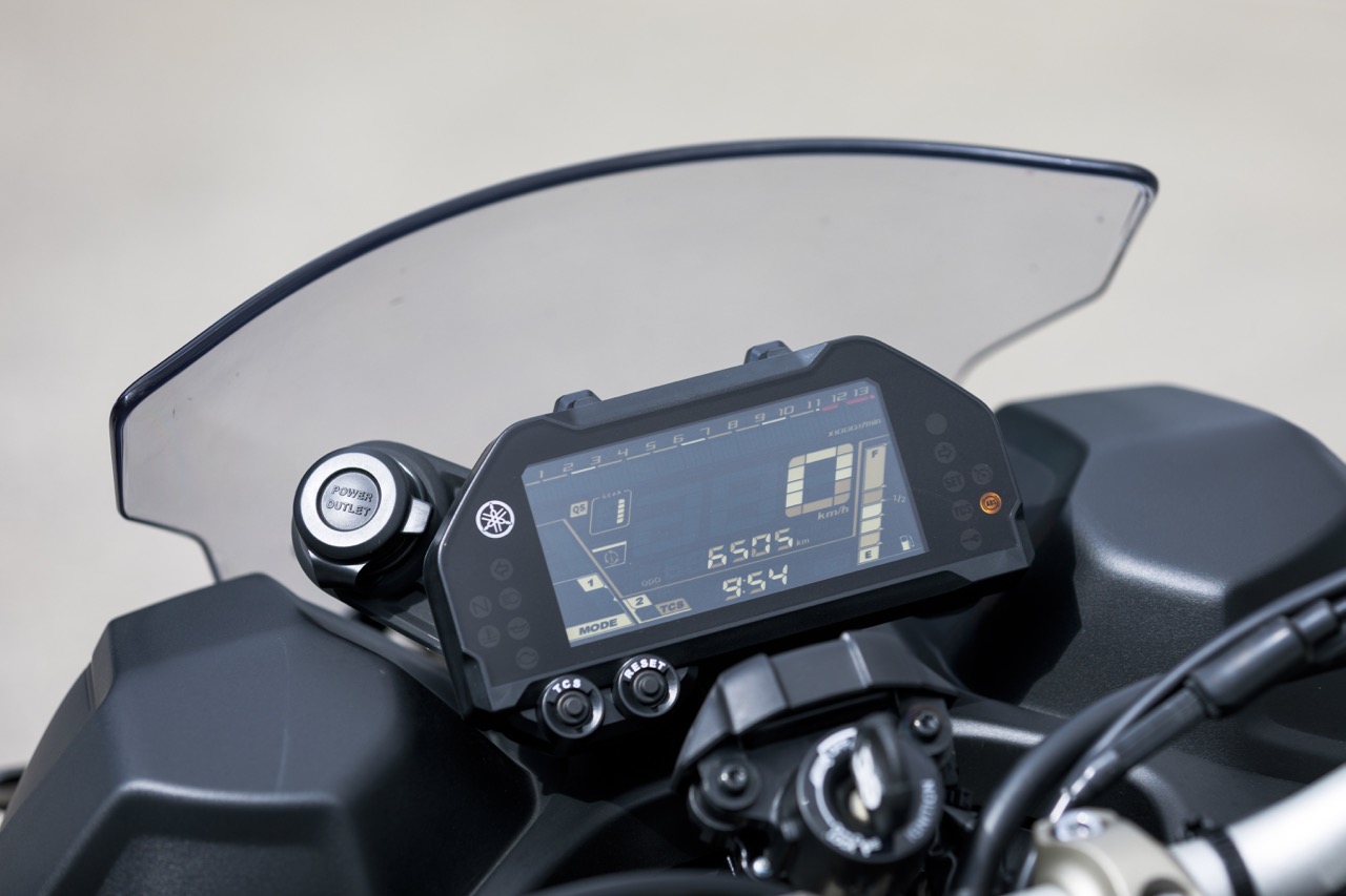 Ensaio Yamaha NIKEN – “Riding the Revolution”