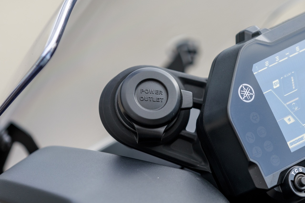 Ensaio Yamaha NIKEN – “Riding the Revolution”