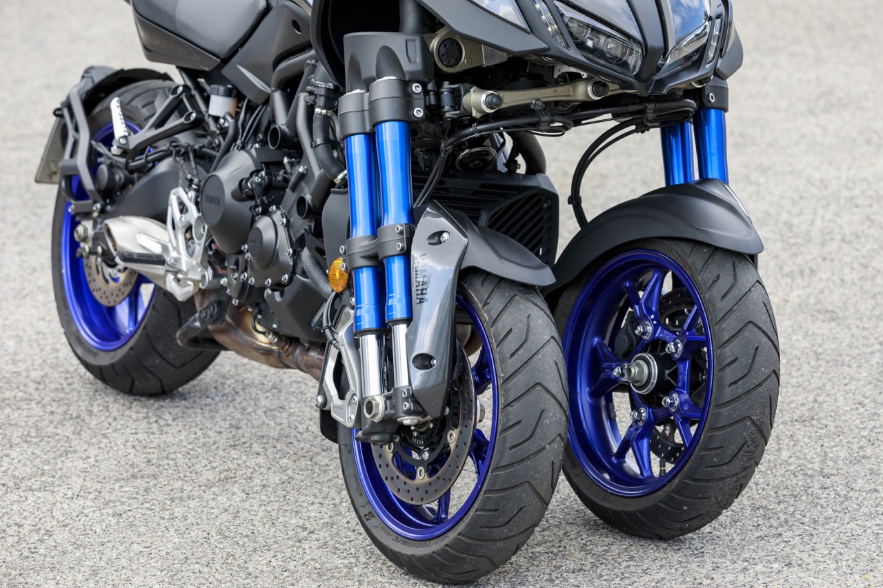 Ensaio Yamaha NIKEN – “Riding the Revolution”