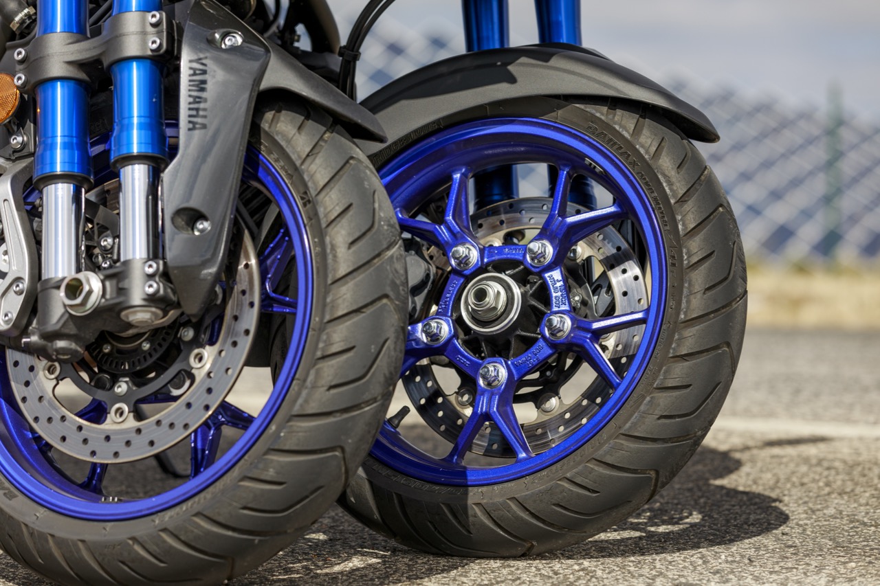Ensaio Yamaha NIKEN – “Riding the Revolution”