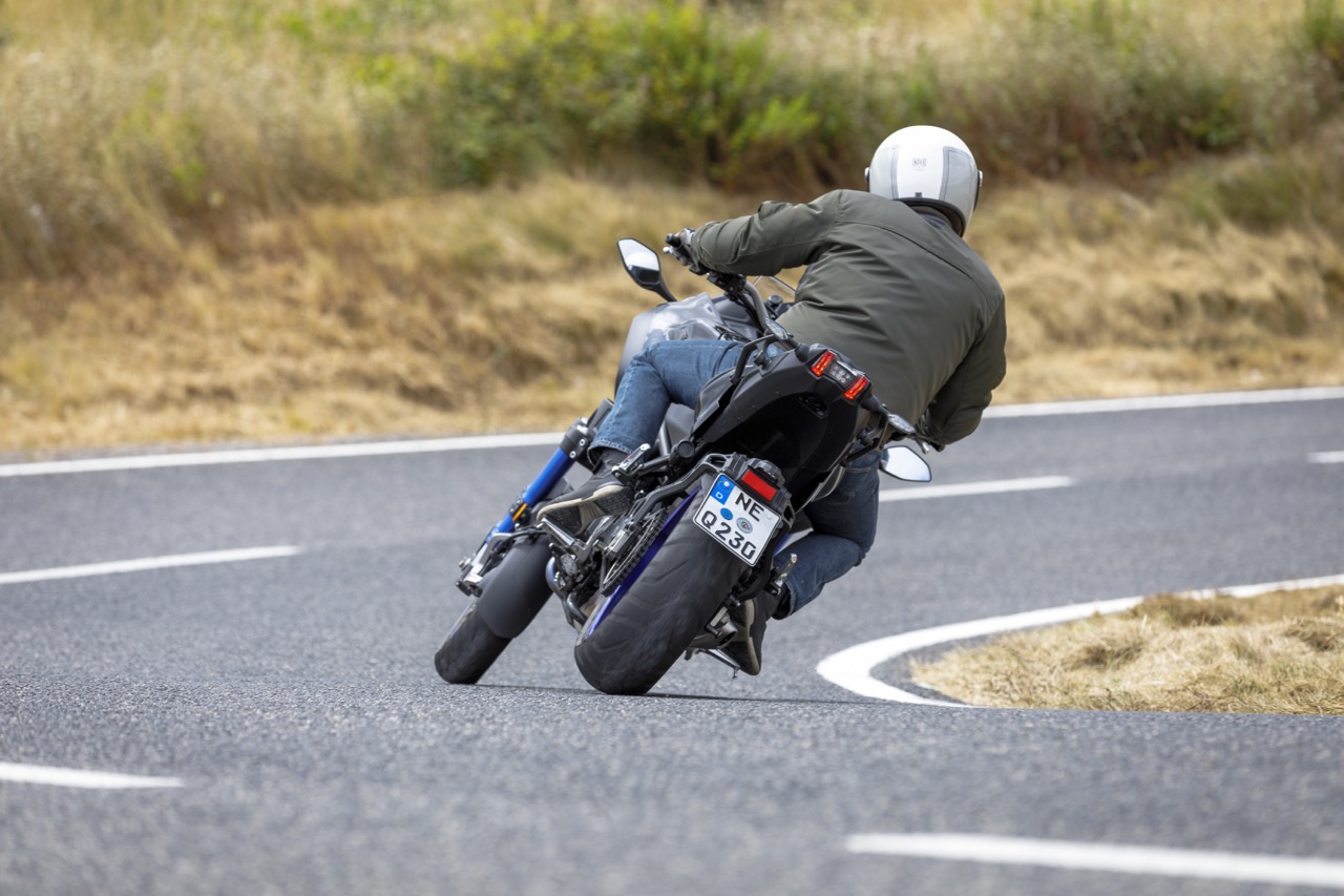 Ensaio Yamaha NIKEN – “Riding the Revolution”