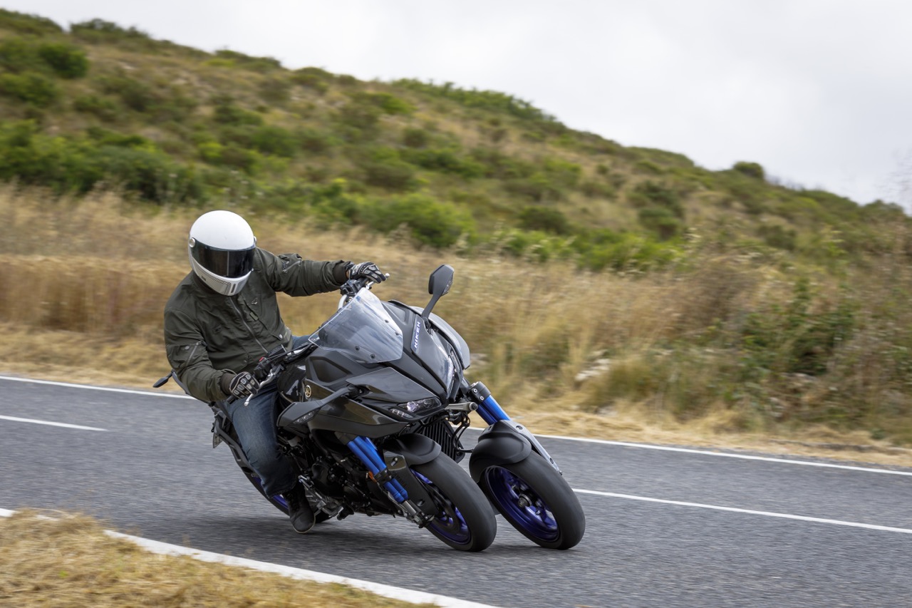 Ensaio Yamaha NIKEN – “Riding the Revolution”