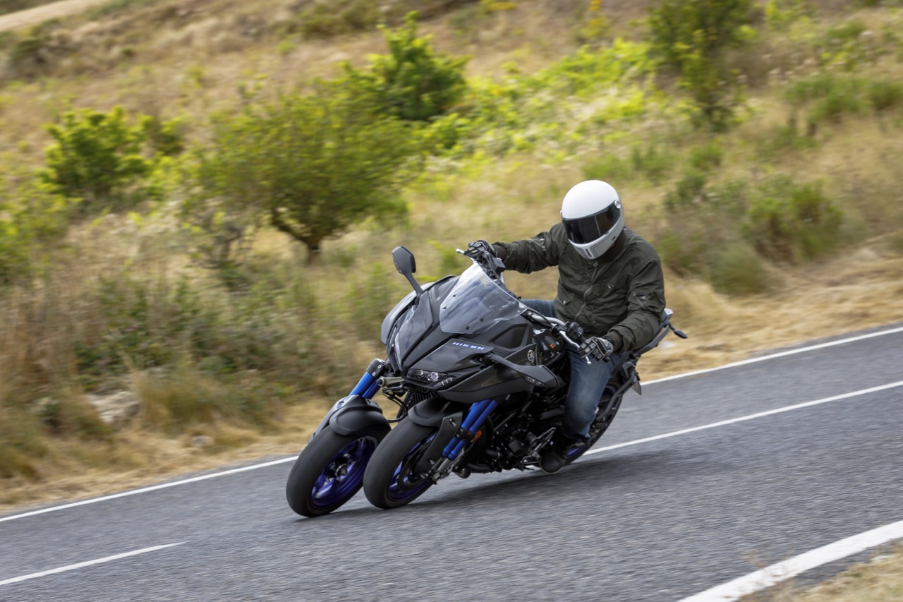 Ensaio Yamaha NIKEN – “Riding the Revolution”