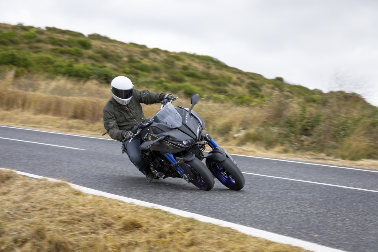 Ensaio Yamaha NIKEN – “Riding the Revolution”