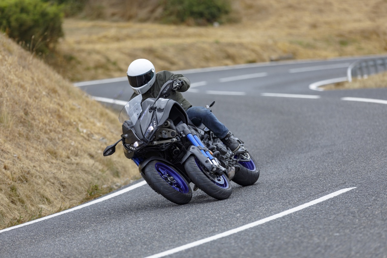 Ensaio Yamaha NIKEN – “Riding the Revolution”