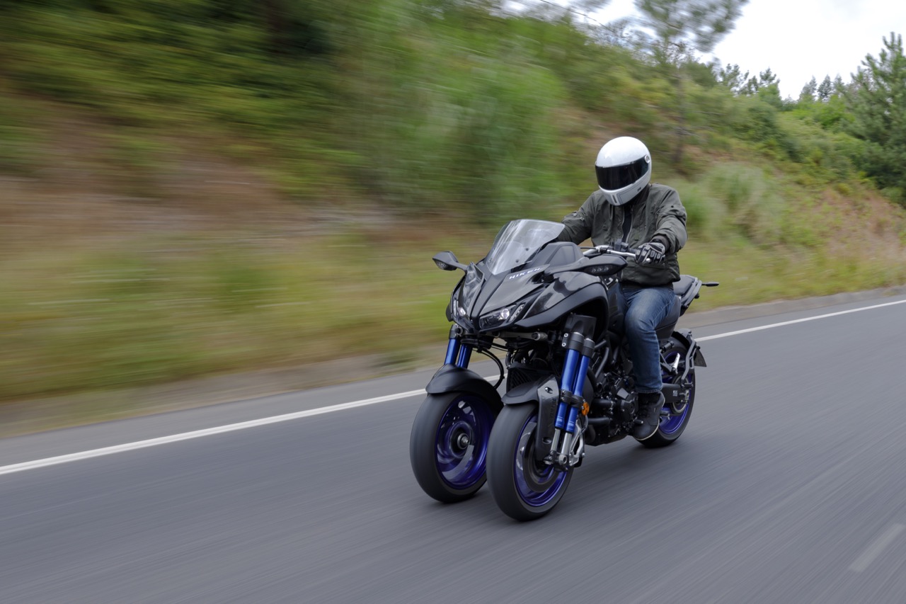 Ensaio Yamaha NIKEN – “Riding the Revolution”