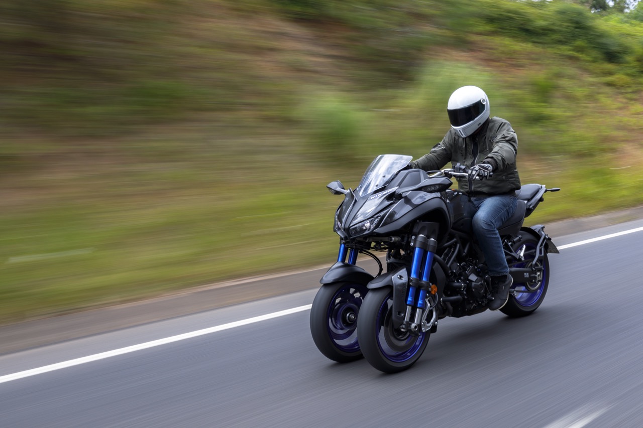 Ensaio Yamaha NIKEN – “Riding the Revolution”