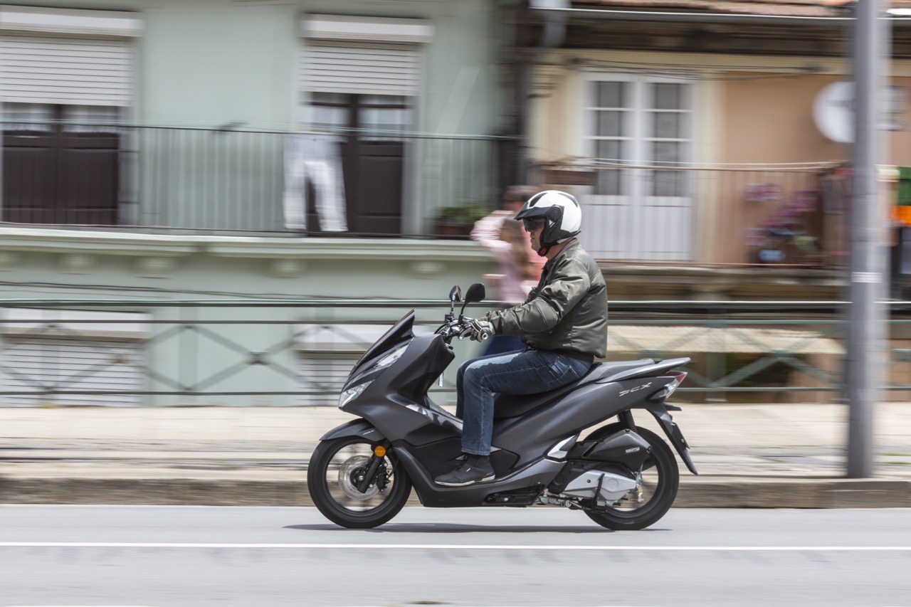 Ensaio Honda PCX 125 de 2018 – Renovar para Liderar