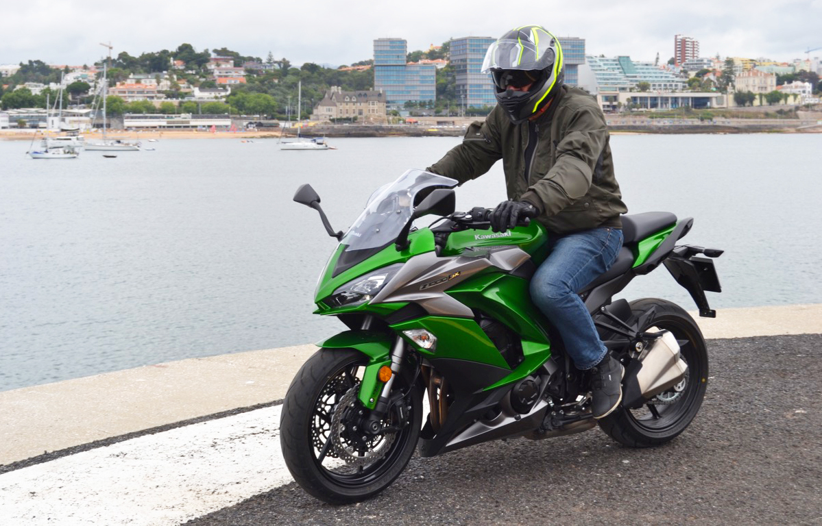 Ensaio Kawasaki Z1000 SX de 2018 – Desportiva ou Turística ? A decisão é sua.