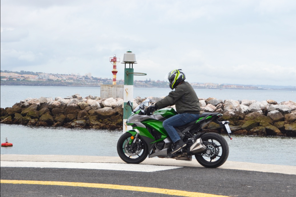 Ensaio Kawasaki Z1000 SX de 2018 – Desportiva ou Turística ? A decisão é sua.