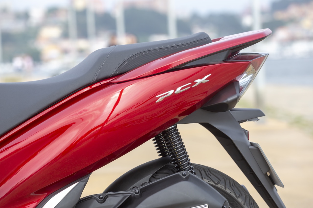 Ensaio Honda PCX 125 de 2018 – Renovar para Liderar