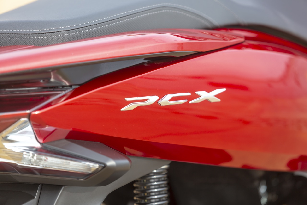 Ensaio Honda PCX 125 de 2018 – Renovar para Liderar