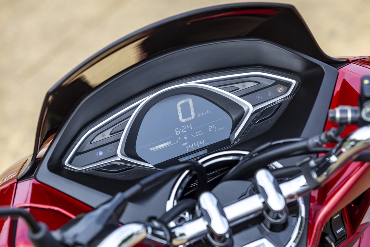 Ensaio Honda PCX 125 de 2018 – Renovar para Liderar