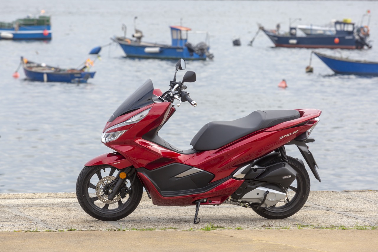Ensaio Honda PCX 125 de 2018 – Renovar para Liderar