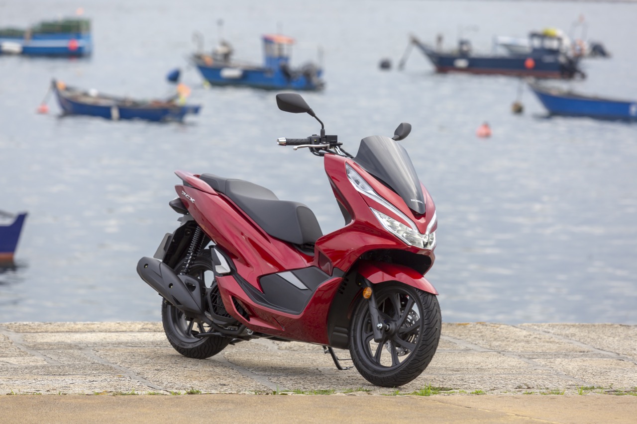 Ensaio Honda PCX 125 de 2018 – Renovar para Liderar
