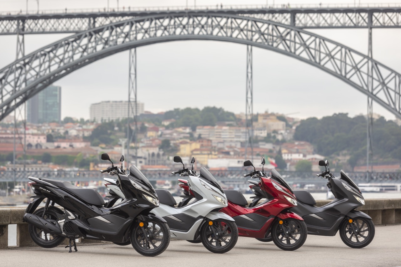 Ensaio Honda PCX 125 de 2018 – Renovar para Liderar