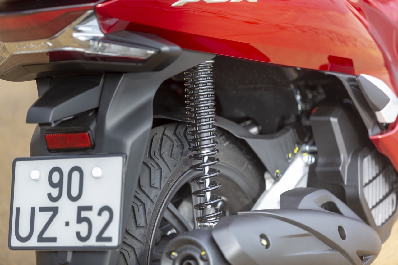 Ensaio Honda PCX 125 de 2018 – Renovar para Liderar