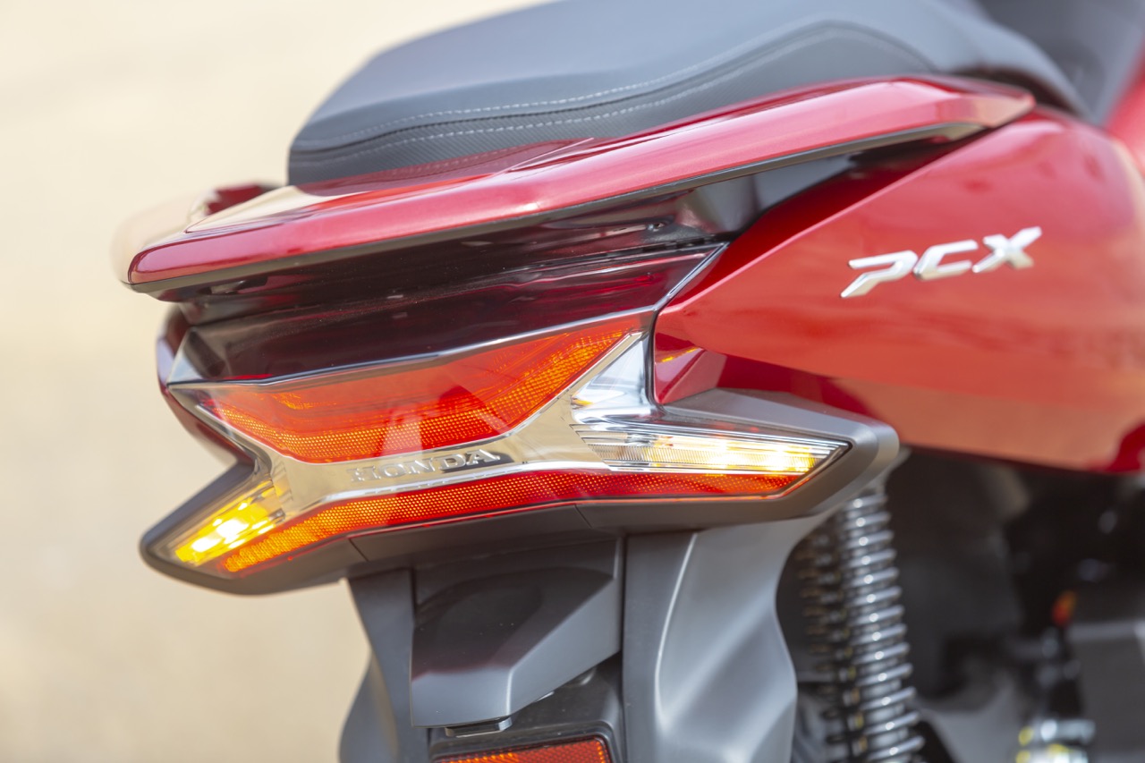 Ensaio Honda PCX 125 de 2018 – Renovar para Liderar