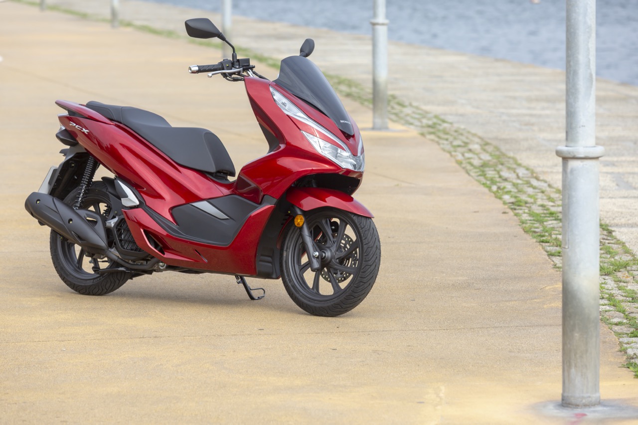 Ensaio Honda PCX 125 de 2018 – Renovar para Liderar