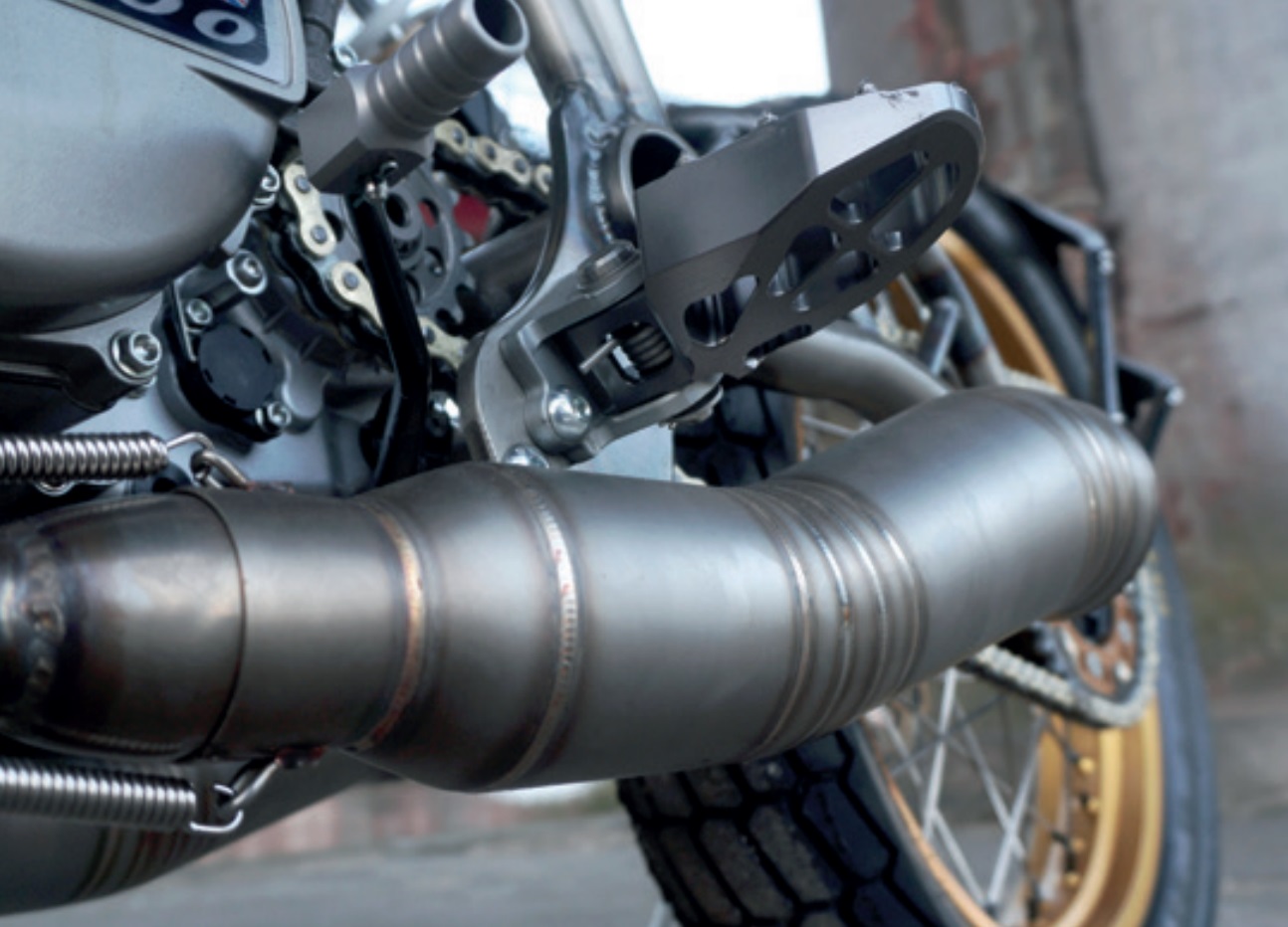Scrambler CCM Spitfire – Uma obra de arte de edição limitada da divisão “SkunkwerX”