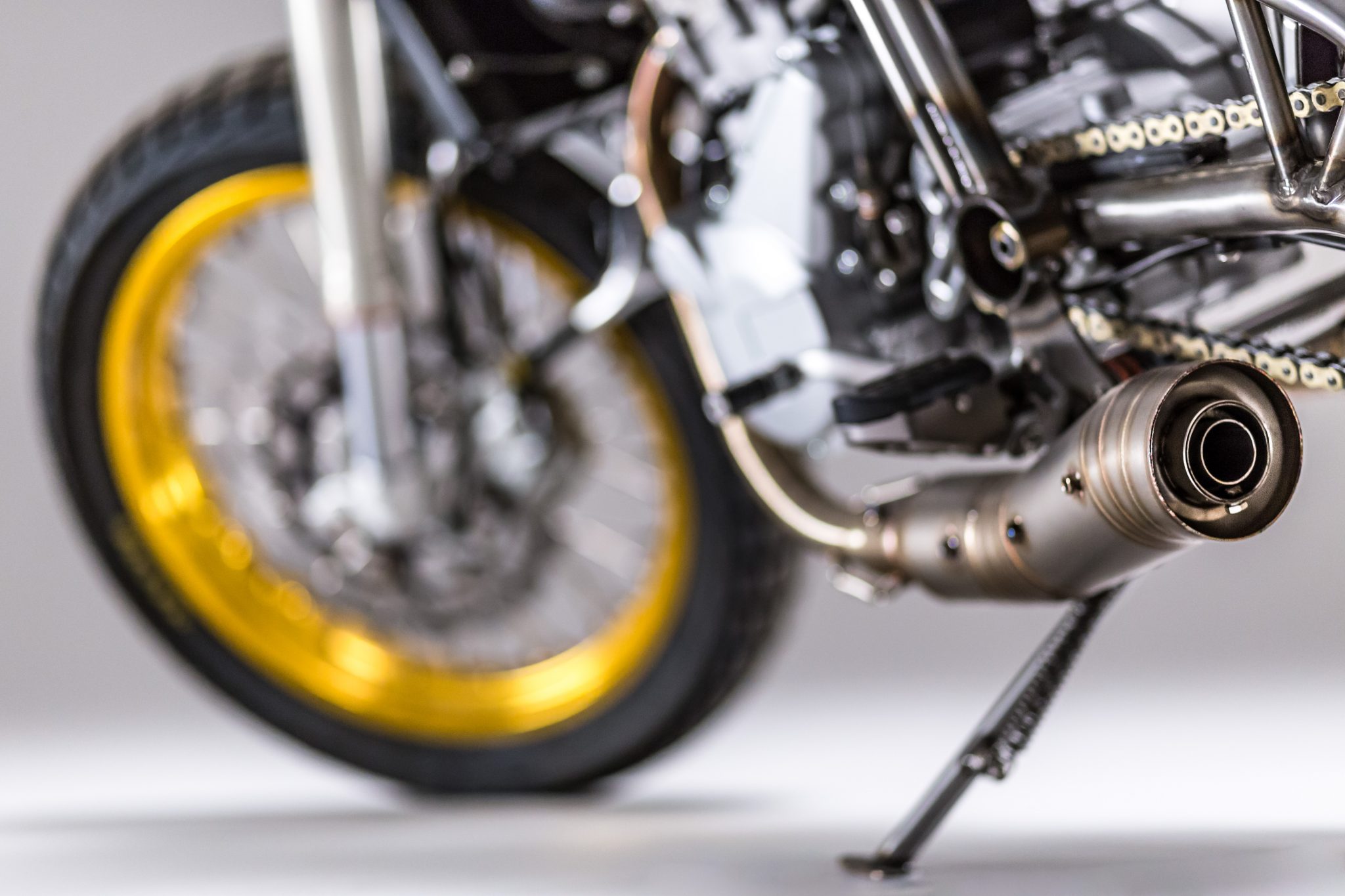 Scrambler CCM Spitfire – Uma obra de arte de edição limitada da divisão “SkunkwerX”