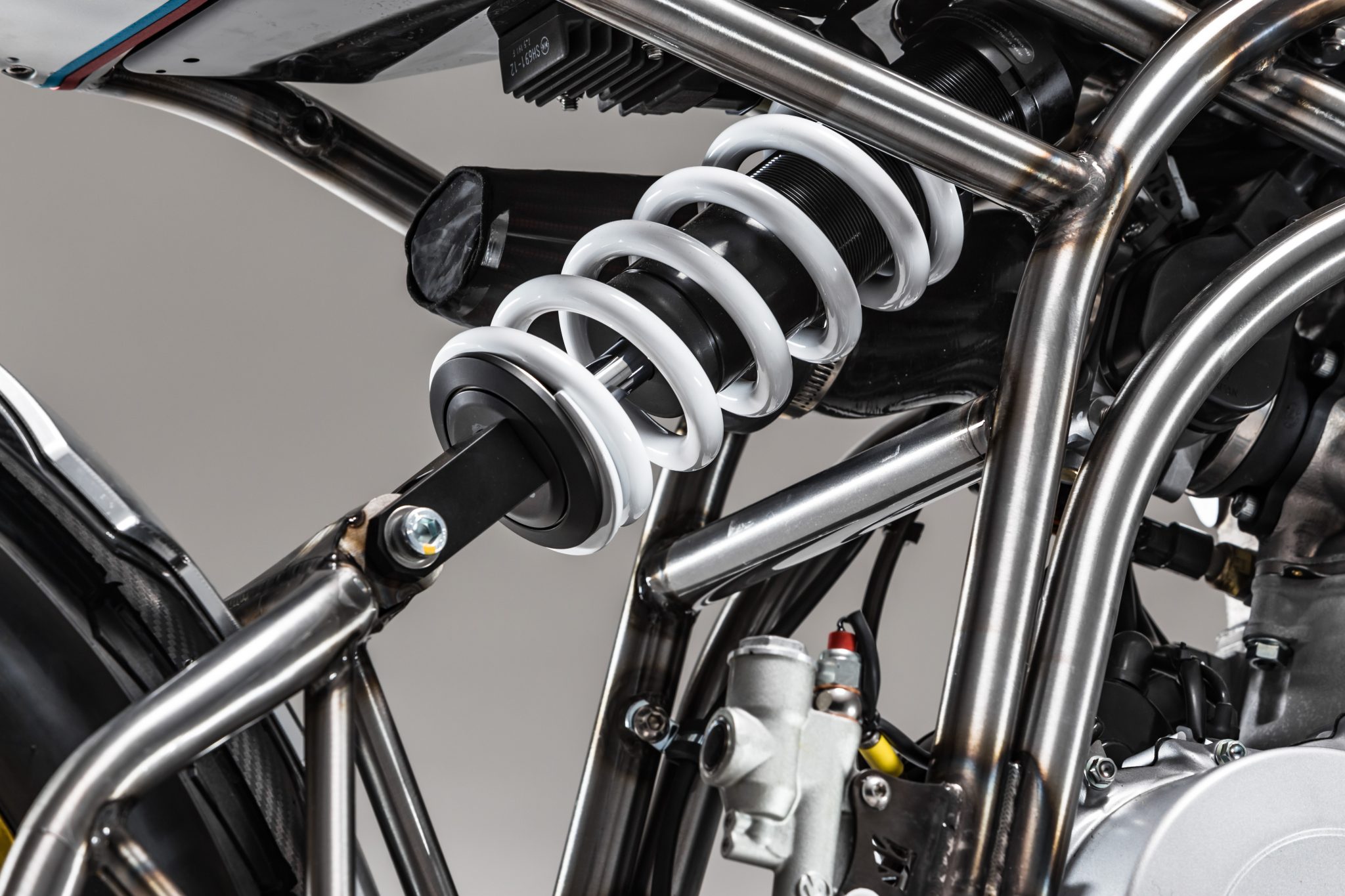 Scrambler CCM Spitfire – Uma obra de arte de edição limitada da divisão “SkunkwerX”