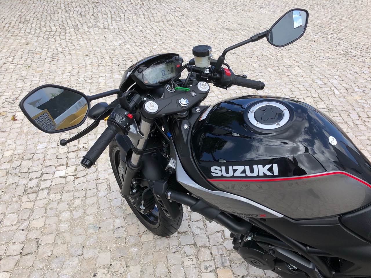 Ensaio Suzuki SV650X 2018 – Prazer máximo de condução no estilo Café Racer