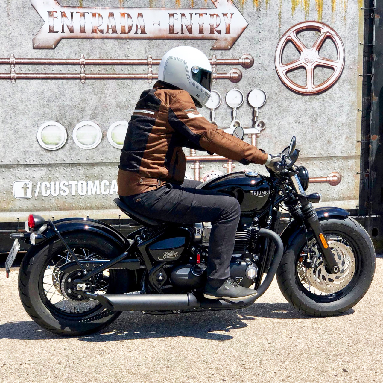 Ensaio Triumph Bobber Black – Com um “Punch” da Pesada