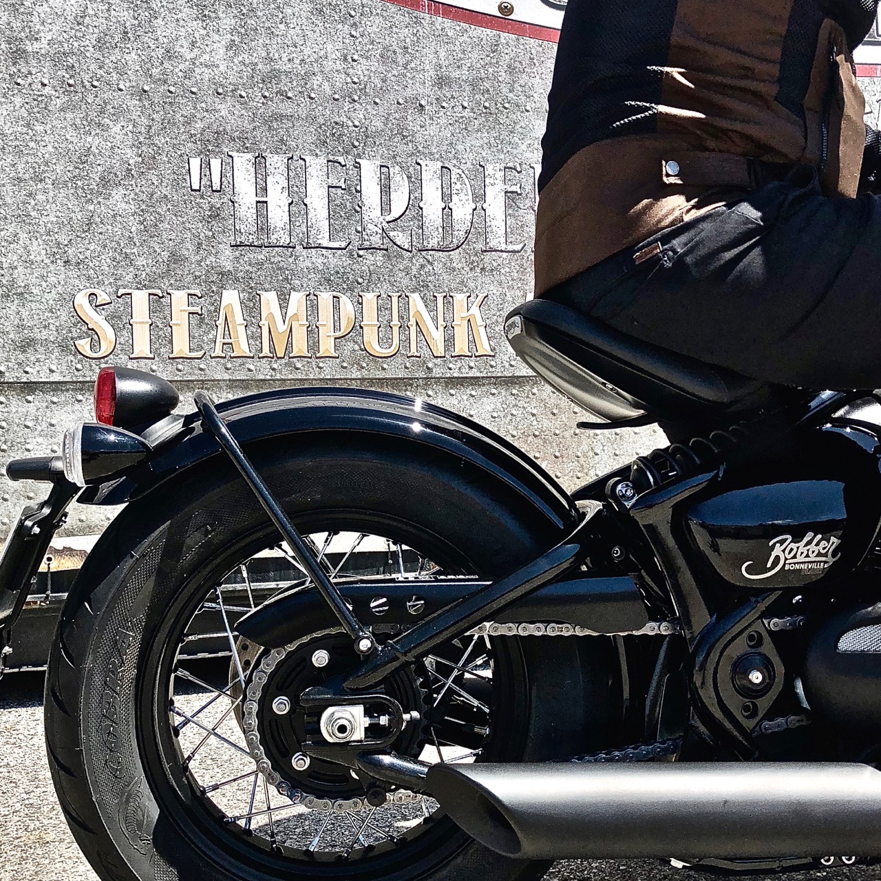 Ensaio Triumph Bobber Black – Com um “Punch” da Pesada