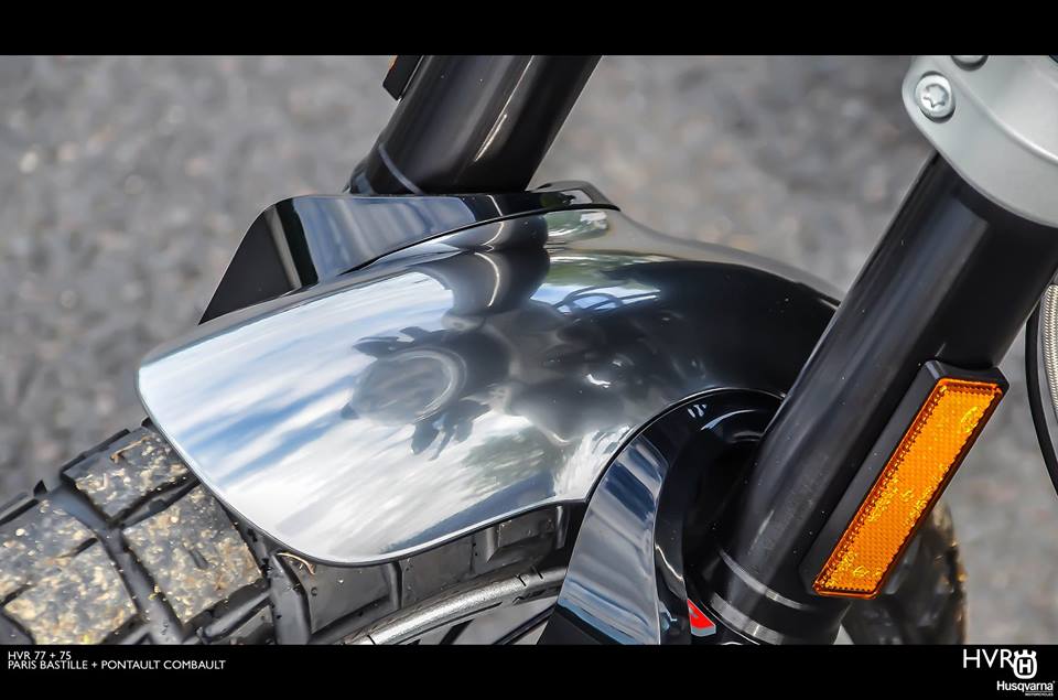 Husqvarna Svartpilen 401 de tributo a Steve McQueen