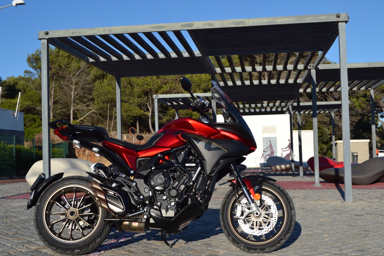 Ensaio MV Agusta Turismo Veloce Lusso 2018 – Uma Sport Turismo “di Lusso”