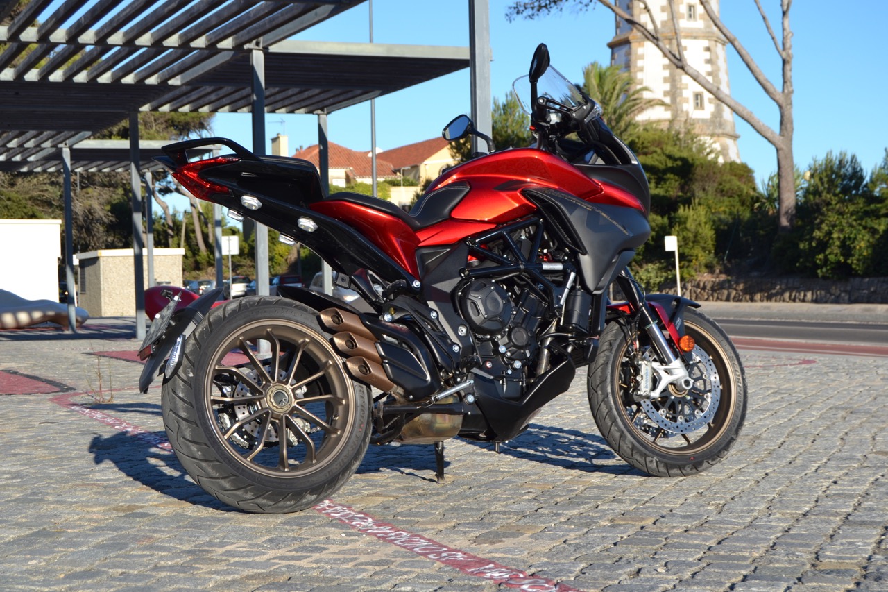 Ensaio MV Agusta Turismo Veloce Lusso 2018 – Uma Sport Turismo “di Lusso”