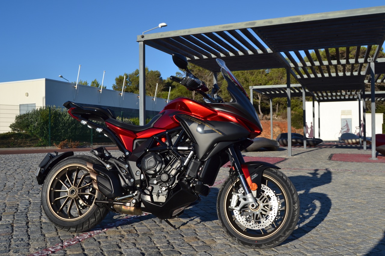 Ensaio MV Agusta Turismo Veloce Lusso 2018 – Uma Sport Turismo “di Lusso”