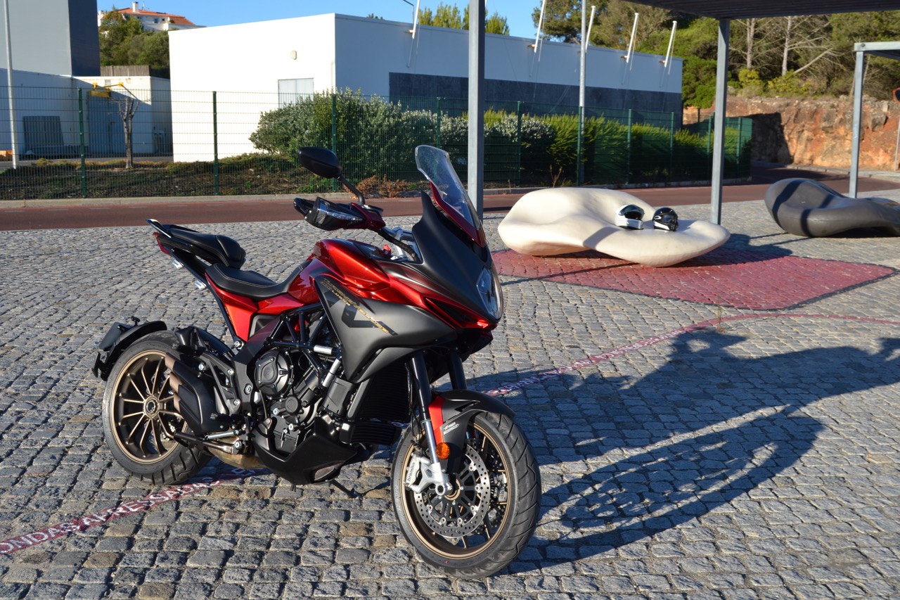 Ensaio MV Agusta Turismo Veloce Lusso 2018 – Uma Sport Turismo “di Lusso”
