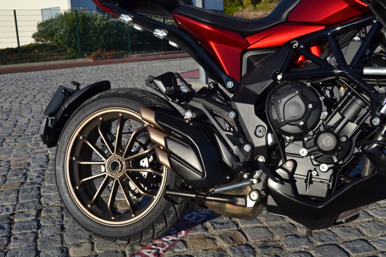 Ensaio MV Agusta Turismo Veloce Lusso 2018 – Uma Sport Turismo “di Lusso”