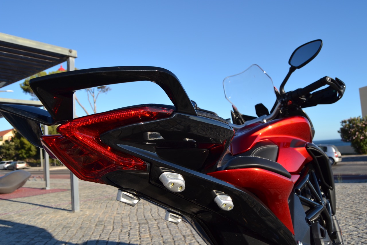 Ensaio MV Agusta Turismo Veloce Lusso 2018 – Uma Sport Turismo “di Lusso”