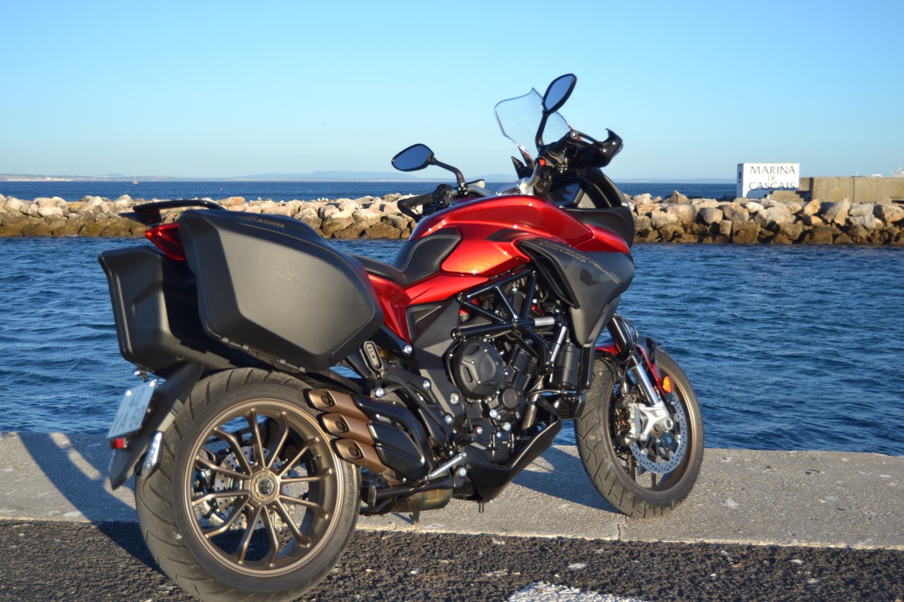 Ensaio MV Agusta Turismo Veloce Lusso 2018 – Uma Sport Turismo “di Lusso”