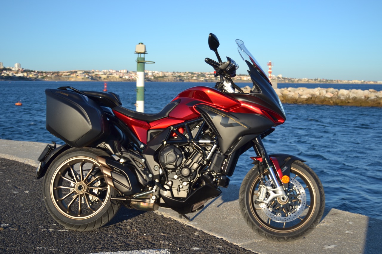 Ensaio MV Agusta Turismo Veloce Lusso 2018 – Uma Sport Turismo “di Lusso”