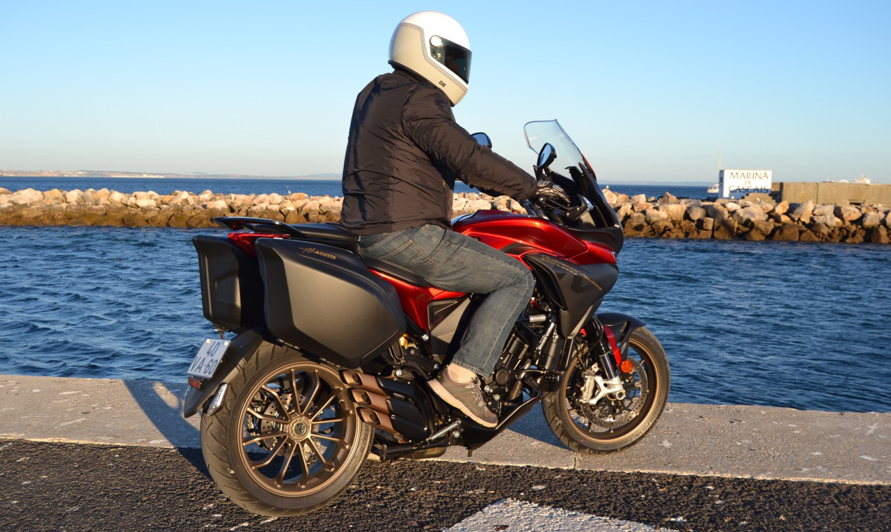 Ensaio MV Agusta Turismo Veloce Lusso 2018 – Uma Sport Turismo “di Lusso”