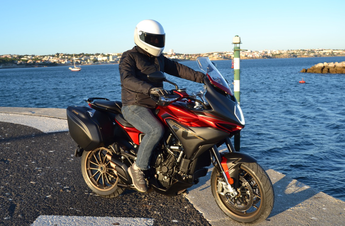 Ensaio MV Agusta Turismo Veloce Lusso 2018 – Uma Sport Turismo “di Lusso”