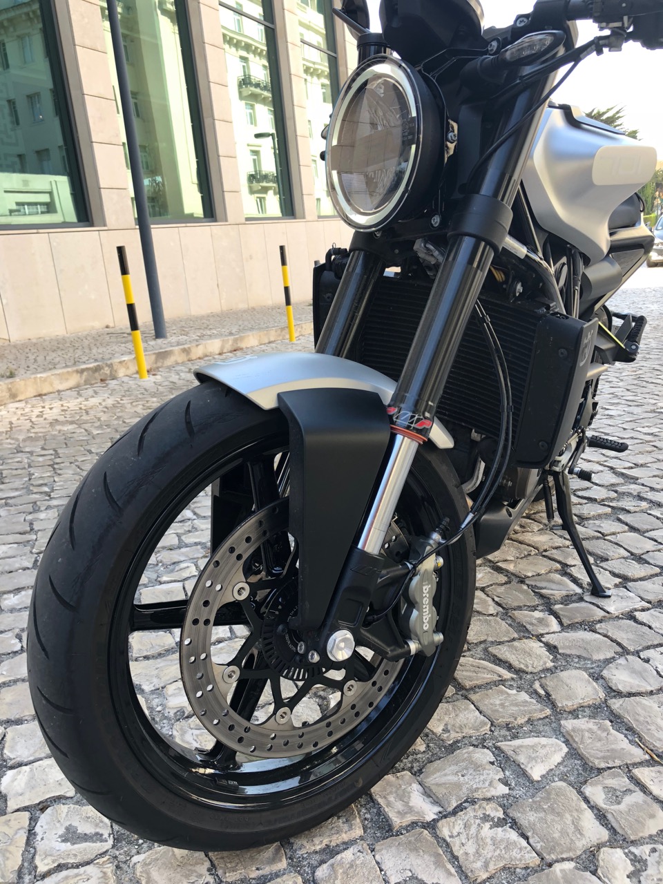 Ensaio Husqvarna Vitpilen 701 – The Flat Track is Back