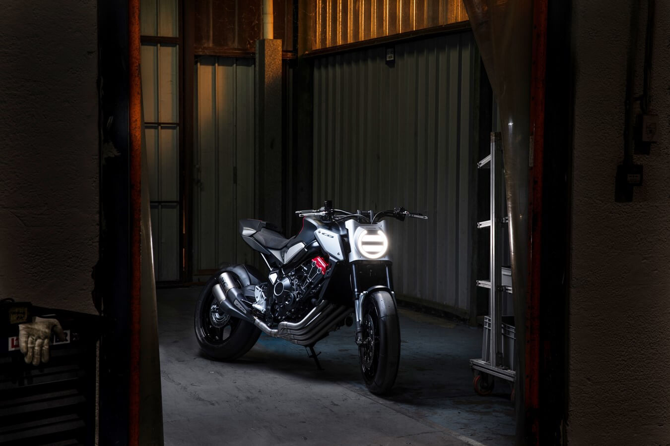 Honda CB650R – Protótipo apresentado no Salão de Paris