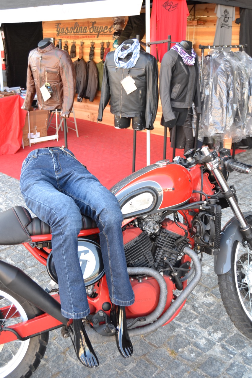 Centenas participaram no evento “Distinguished Gentleman’s Ride” e nós também.