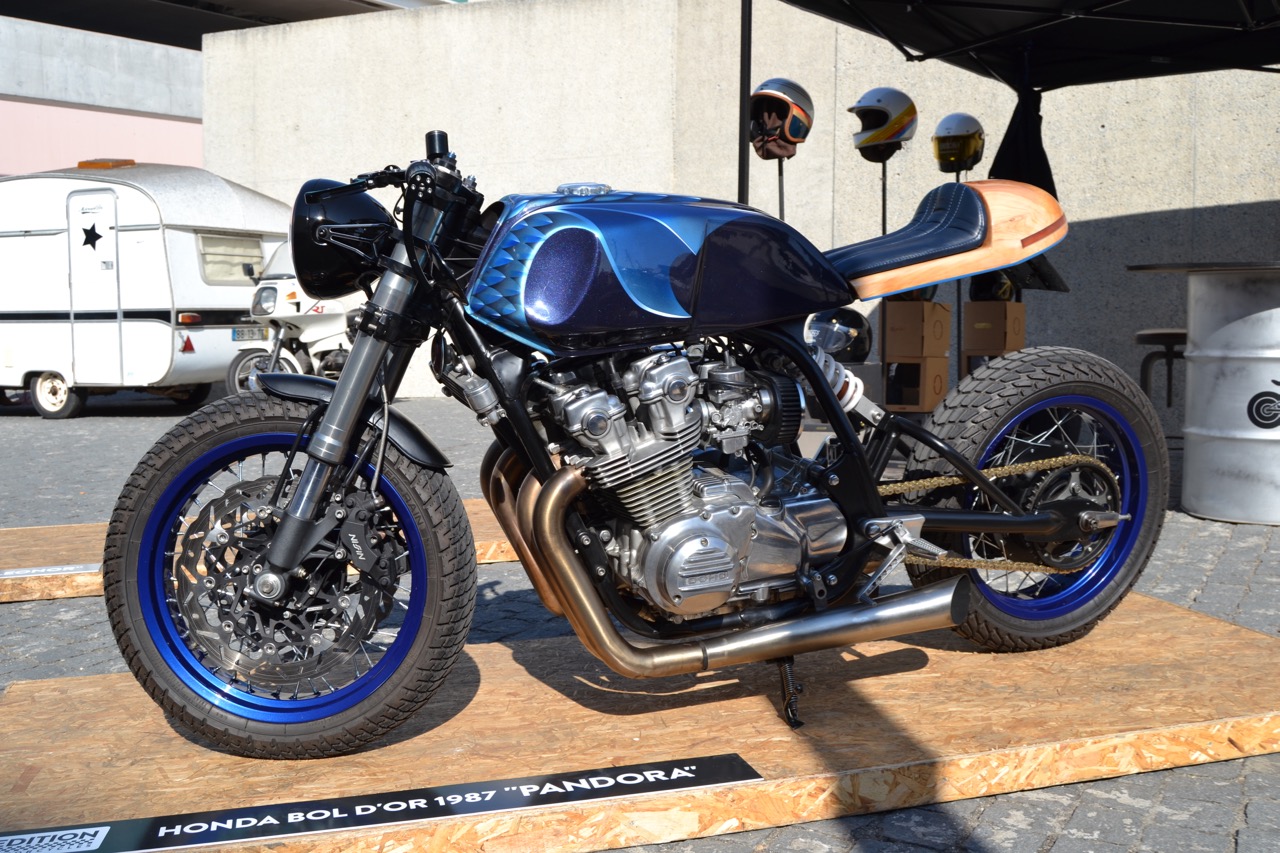 Centenas participaram no evento “Distinguished Gentleman’s Ride” e nós também.