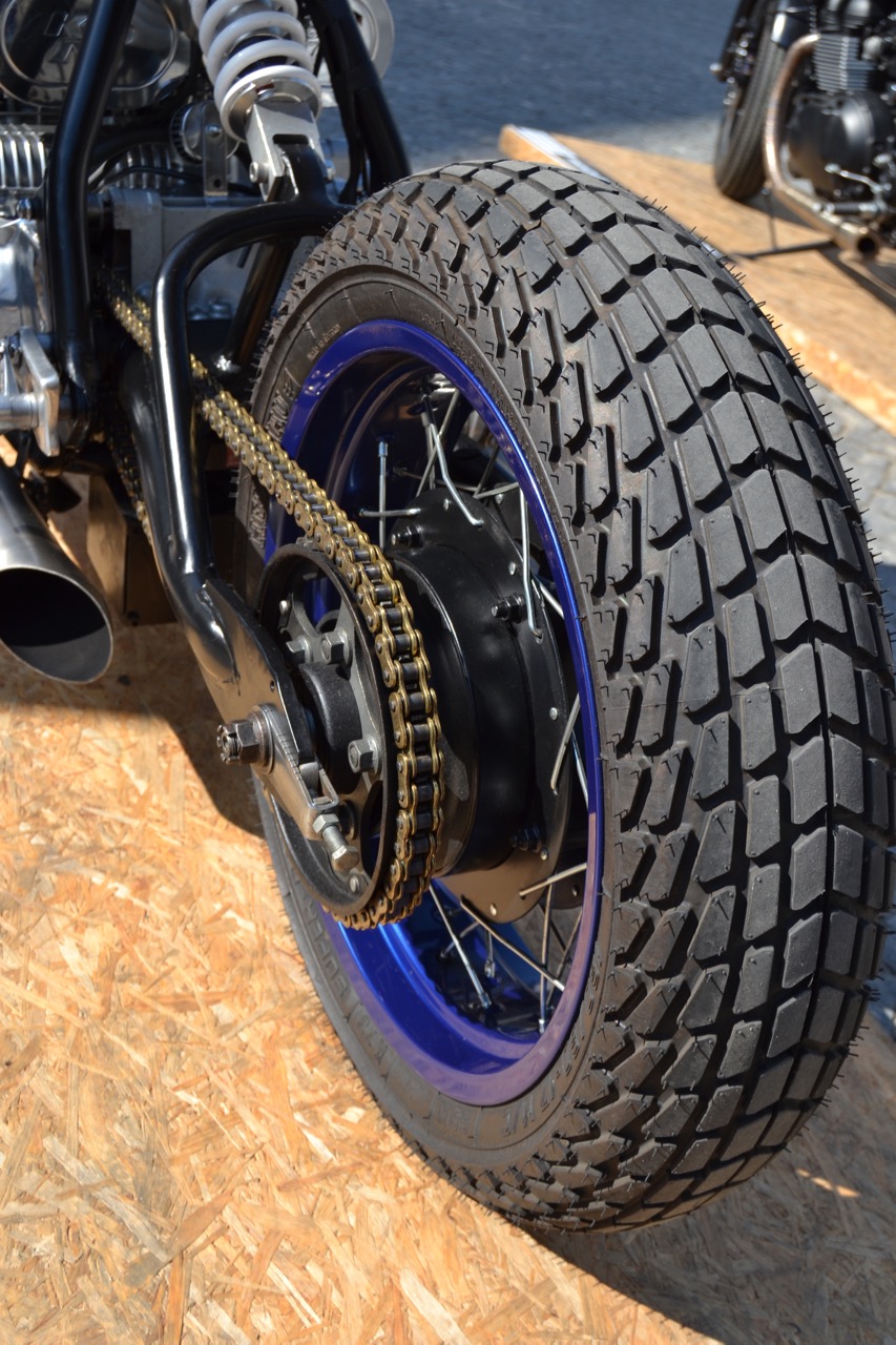 Centenas participaram no evento “Distinguished Gentleman’s Ride” e nós também.