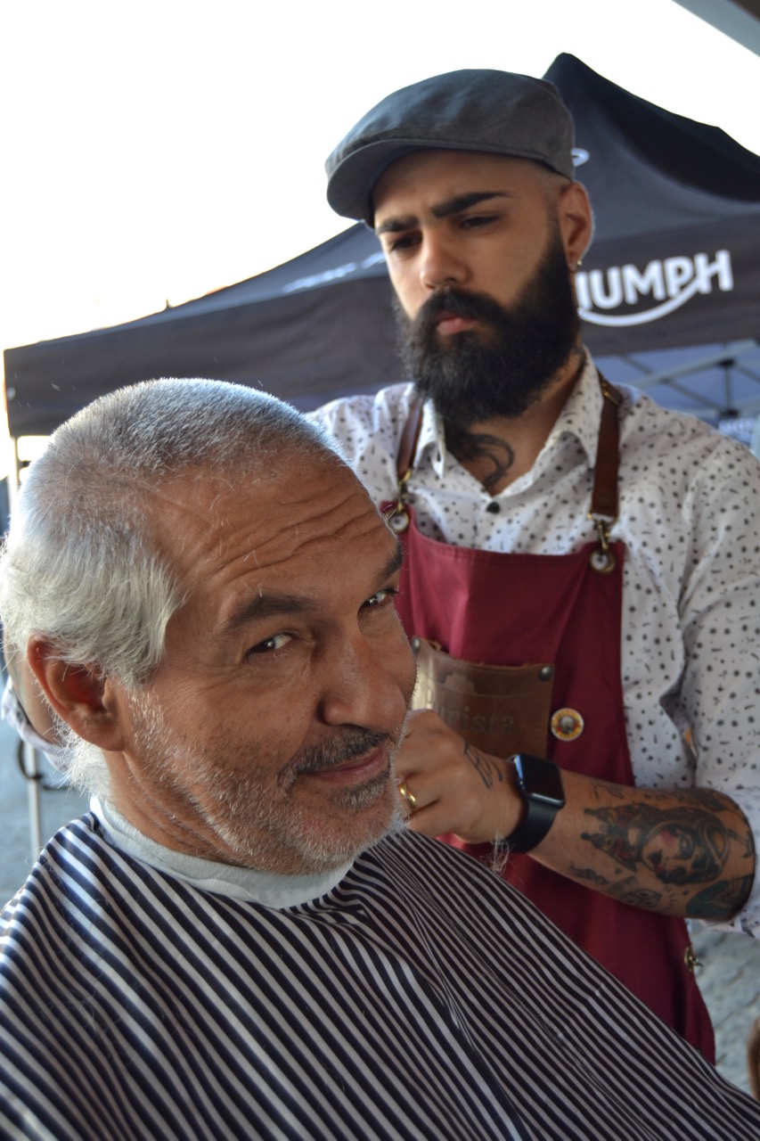 Centenas participaram no evento “Distinguished Gentleman’s Ride” e nós também.